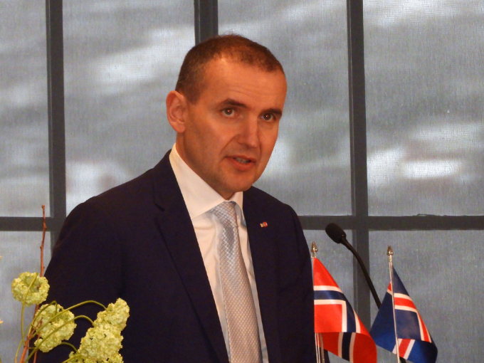 President Guðni Jóhannesson på talerstolen ved Universitetet i Bergen. Foto: Sven Gj. Gjeruldsen, Det kongelige hoff.